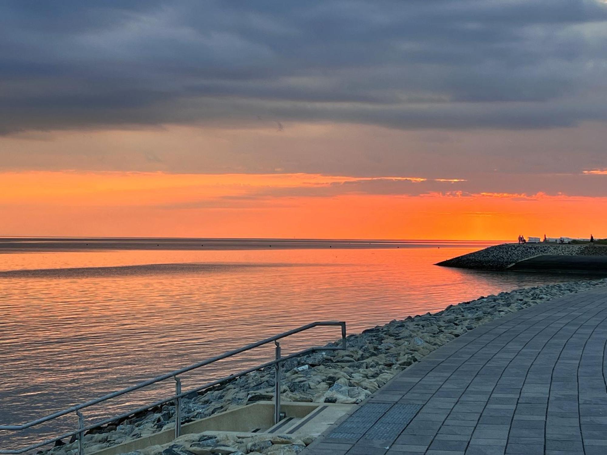 Neu - Frisch Renoviertes Ferienapartment "Waterkant" Büsum Εξωτερικό φωτογραφία